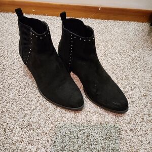 New York & Company heeled booties size 9 black suede